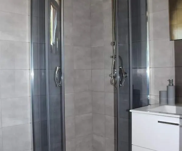 Деревянный коттедж Letniskowy 6-osobowy Caloroczny Nad Jeziorem Wilczynskim Swietne