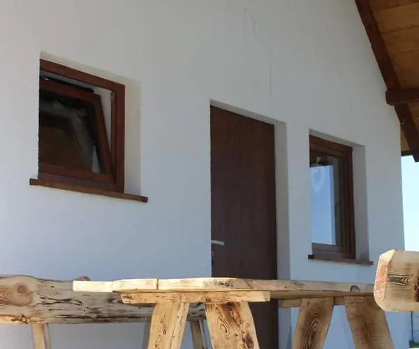 Деревянный коттедж Letniskowy 6-osobowy Caloroczny Nad Jeziorem Wilczynskim